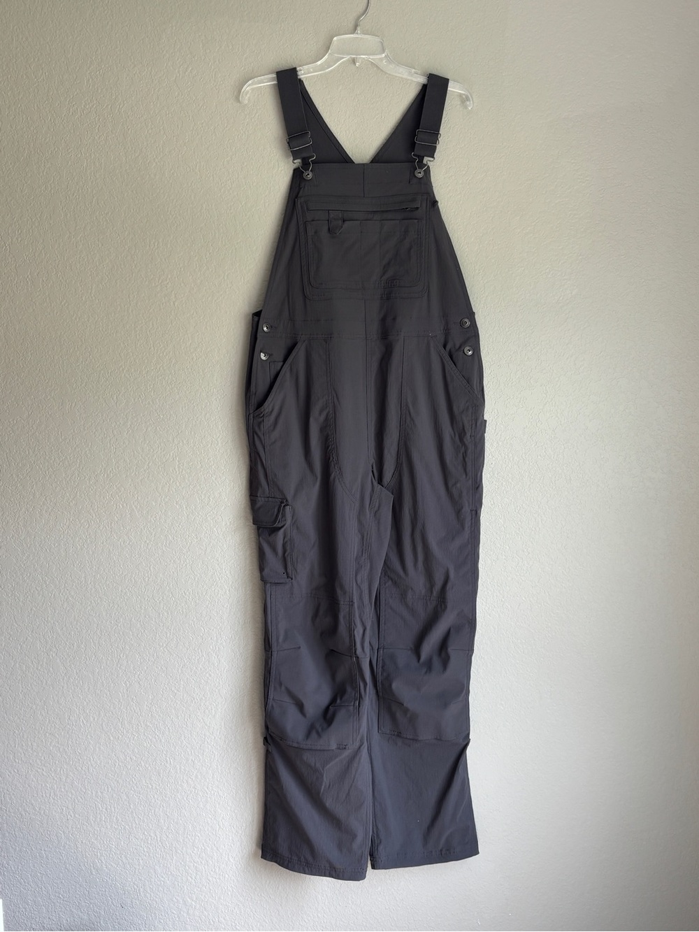 Duluth Trading Co dark grey women’s Multifunctional Overalls size M x 31